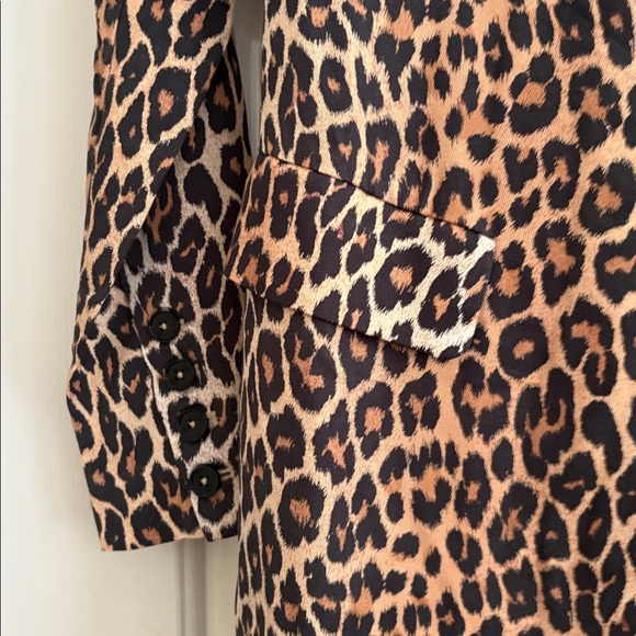 NWT- Sienna Duster in Leopard LPA. Size XXS. Faux flap pockets, back silt. - Picture 3 of 8